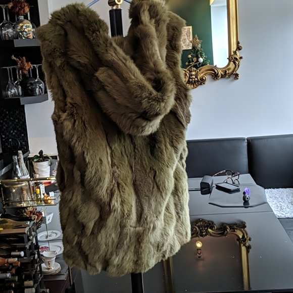 Adrienne Landau rabbit fur green vest with hood - Picture 2 of 4